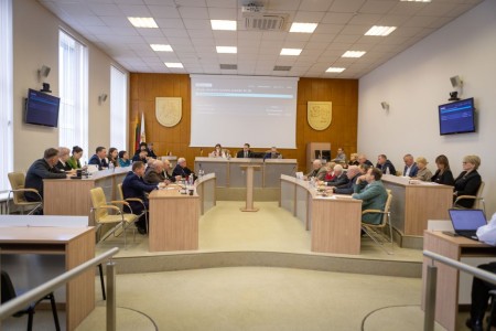 Tarybos posėdyje priimti sprendimai dėl rajono infrastruktūros, aplinkosaugos, visuomenės sveikatos, sporto iniciatyvų ir rinkliavos įkainių 
