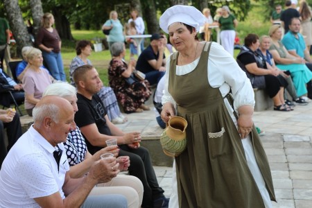 Vasaros spalvos Gyliuose