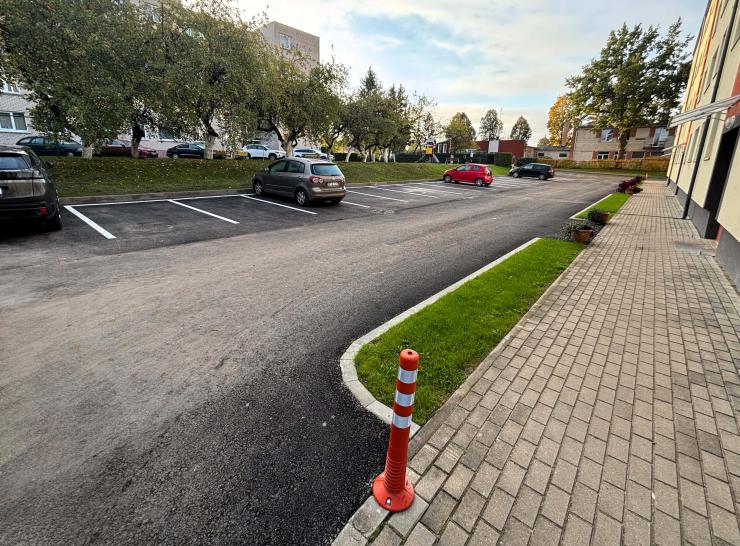  Viduklėje daugiabučio gyventojai džiaugiasi atnaujintu kiemu