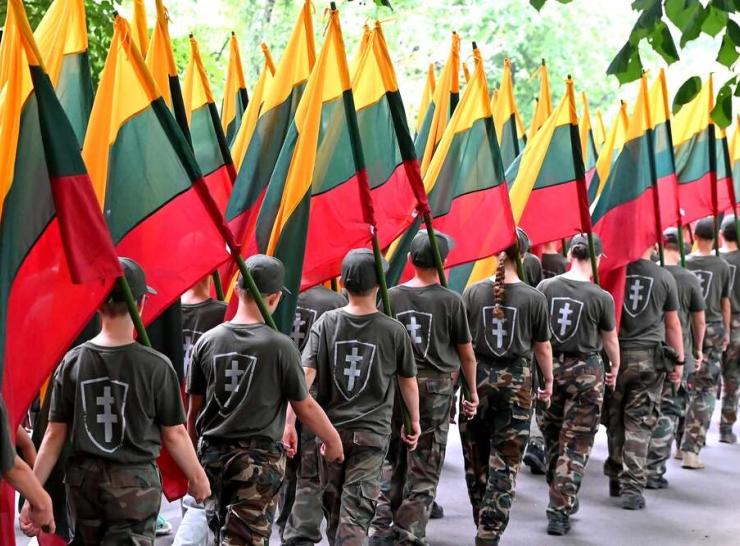Ariogaloje nuskambėjo tradicinis tremtinių, politinių kalinių ir laisvės kovų dalyvių sąskrydis „Su Lietuva širdy“
