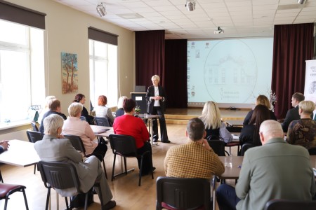 Ariogalos gimnazijoje vyko švietimo įstaigų vadovų pasitarimas