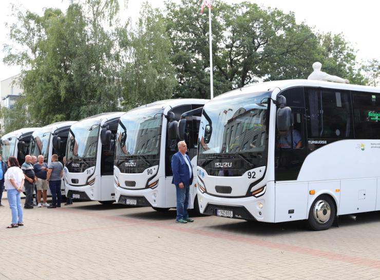 Raseinių autobusų parką papildė penki nauji autobusai