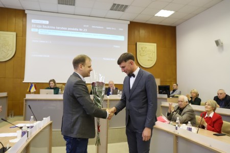 Raseinių rajono savivaldybė žengia į priekį: pritarta naujojo vicemero kandidatūrai, plečiamas socialinių būstų fondas ir finansuojami įvairūs bendruomenių projektai
