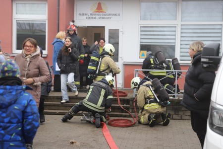 Raseiniuose surengtos civilinės saugos pratybos