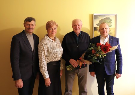 Į užtarnautą poilsį išleistas Petras Vežbavičius