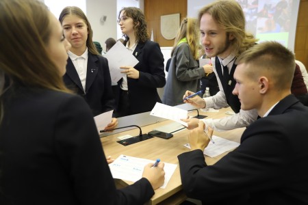Jaunimo hakatonas Raseiniuose subūrė idėjų, drąsos ir kūrybiškų sprendimų ieškančius jaunuolius