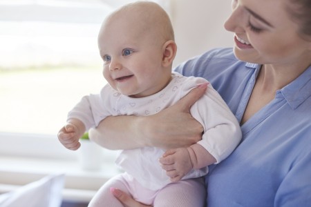 Nuo gegužės 1 d. didėja tikslinė išmoka gimus vaikui