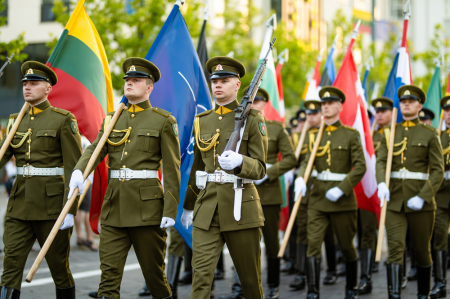 Savivaldybės vadovų sveikinimas Valstybės (Lietuvos karaliaus Mindaugo karūnavimo) dienos proga